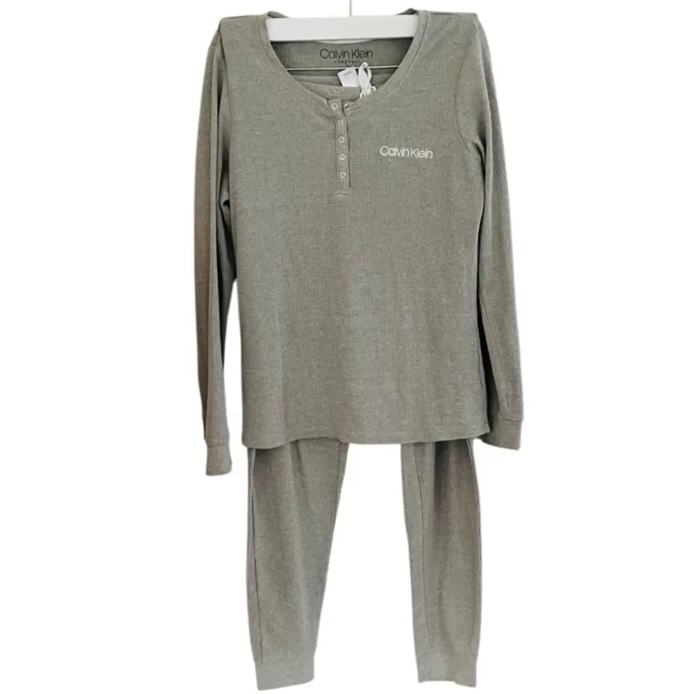 Calvin Klein gray waffle thermal 2 piece pajama set size M.